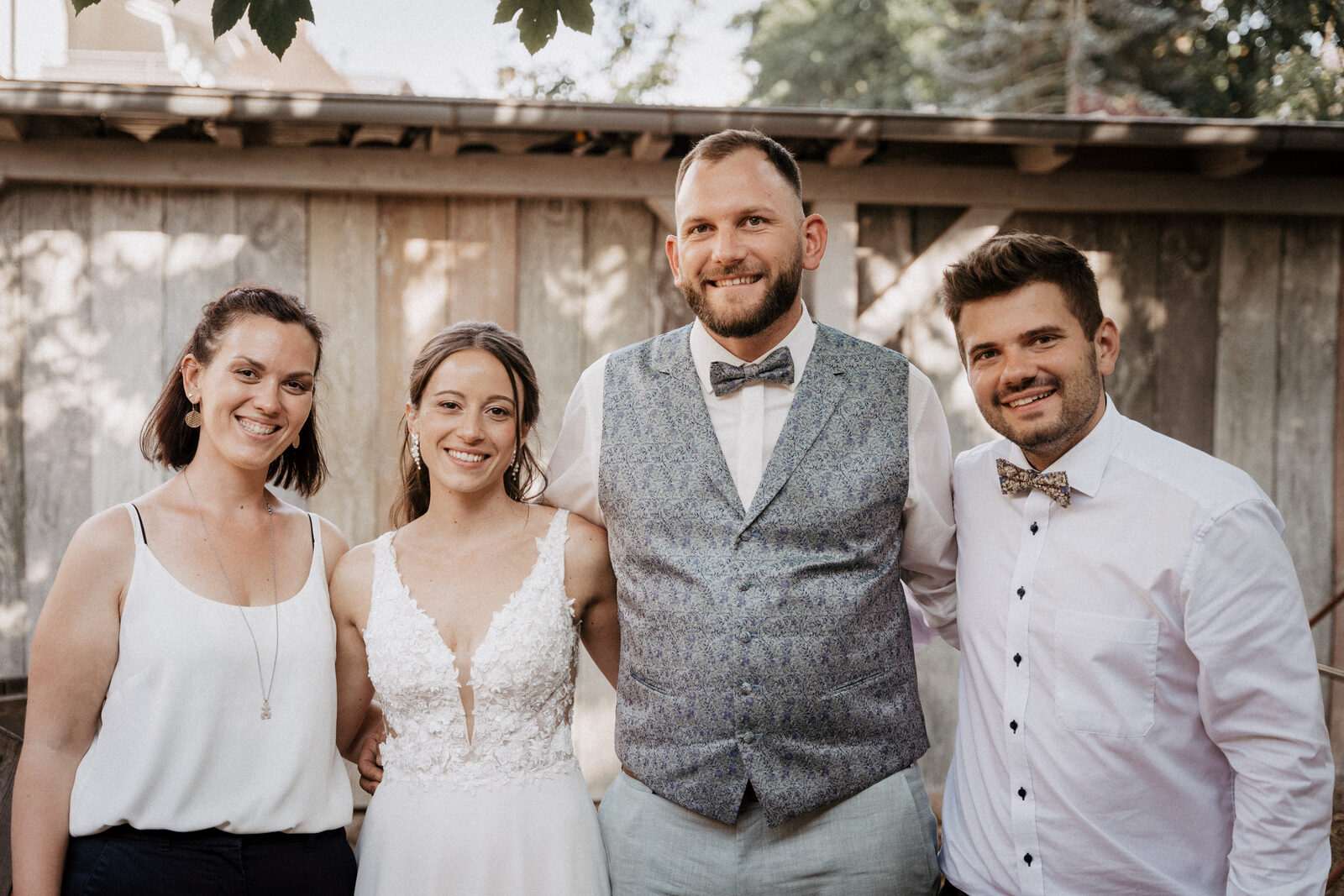 Theresa und Tobi von Lebensfotografen mit Ramona und Johannes am Hochzeitstag